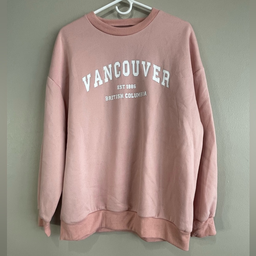 Woman’s crewneck sweatshirt size large